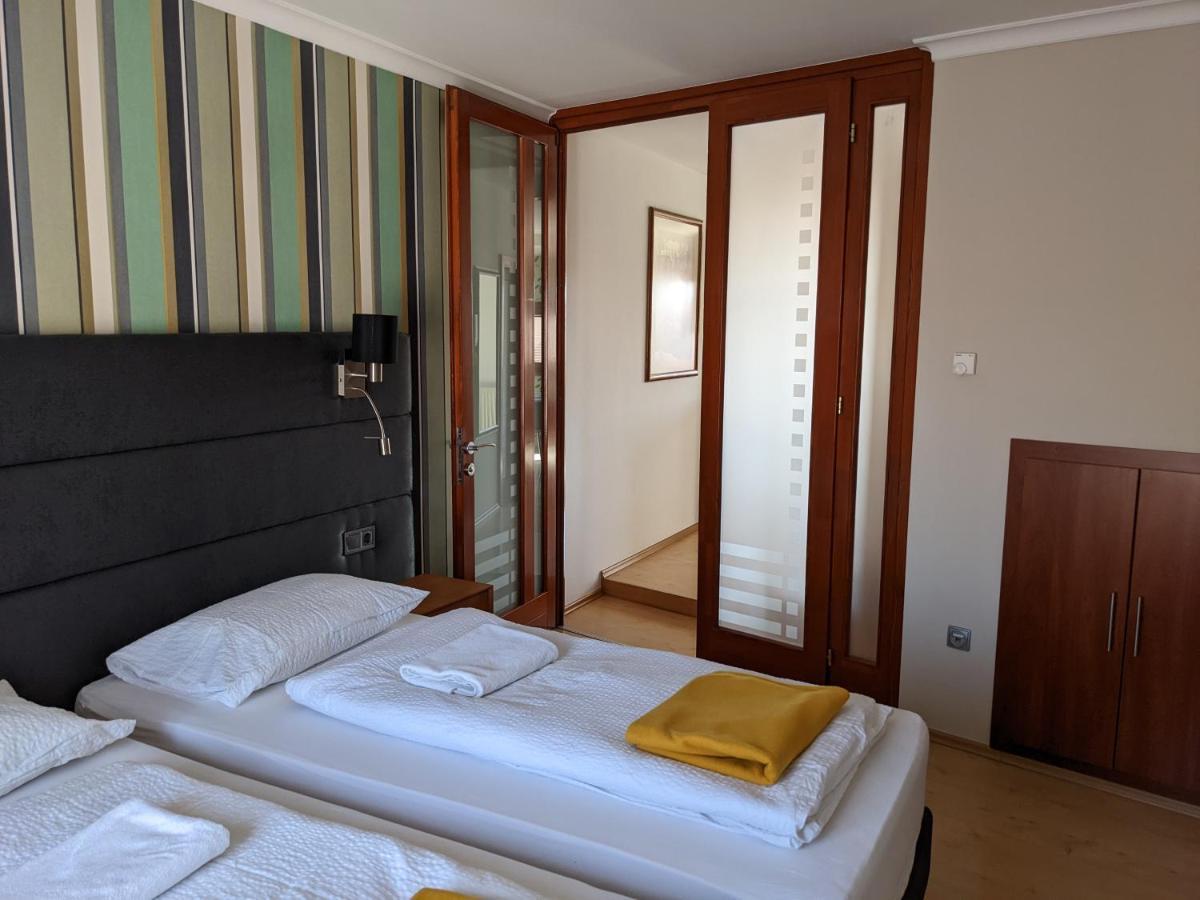 Minaret Apartman Έγκερ Εξωτερικό φωτογραφία